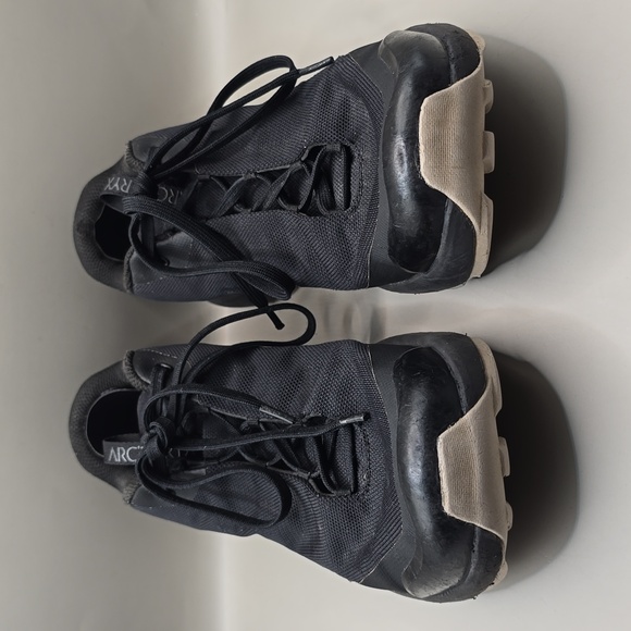 Arc'teryx Aerios FL Gore-Tex Shoes Men's 7.5 Black Low-Top Outdoors 225389 READ - Picture 2 of 10